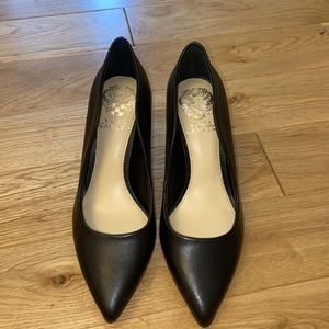 VINCE CAMUTO DESIGNER HEELS!